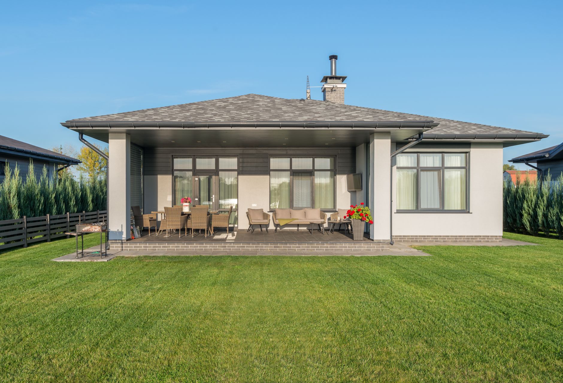 Custom Fence Installation — Kwik-Kutz Lawn and Fence
