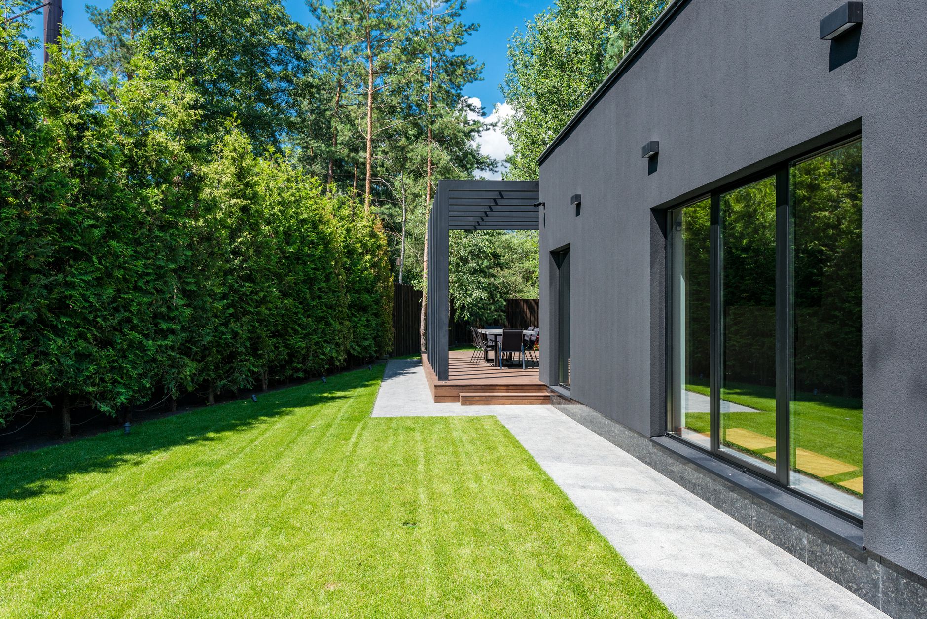 Metal Fencing — Kwik-Kutz Lawn and Fence